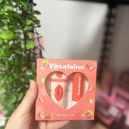 طقم جلوس مرطب وتقشير شفاه 💋