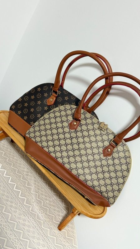 شنطة ماركة مع جزدان 👜